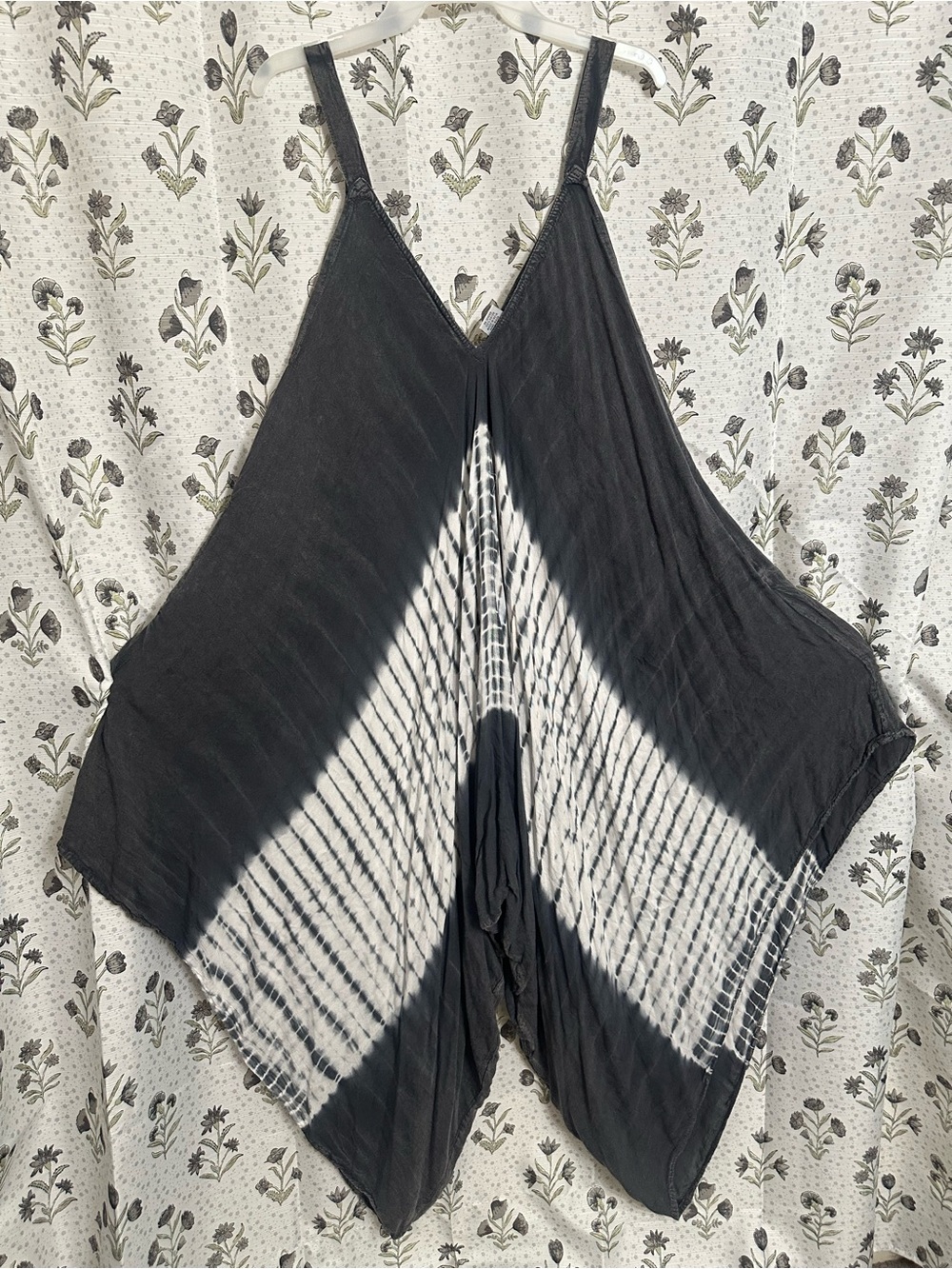 Shoreline Black & White Tie-Dye V-Neck Flowy romper